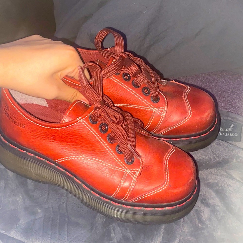 Red vintage doctor martins women’s size 6